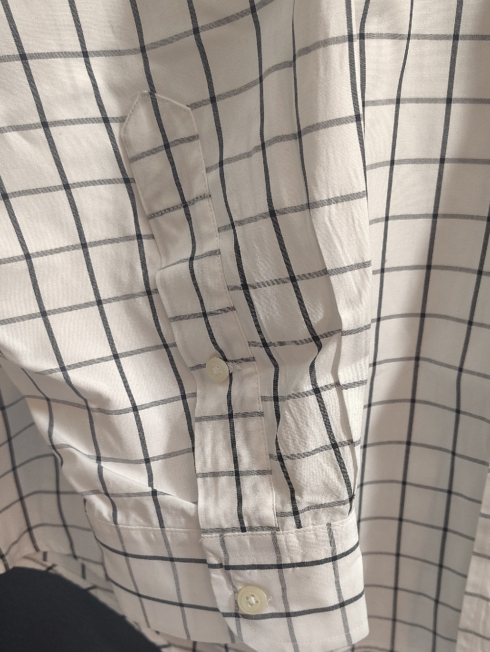 T. Harris London men's Black and White Professional Checkered Dress Shirt - Picture 5 of 8